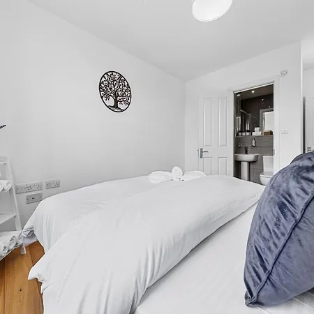 Апартаменты Modern Flat In Stockwell, 10 Mins From Oxford Circus Лондон Экстерьер фото