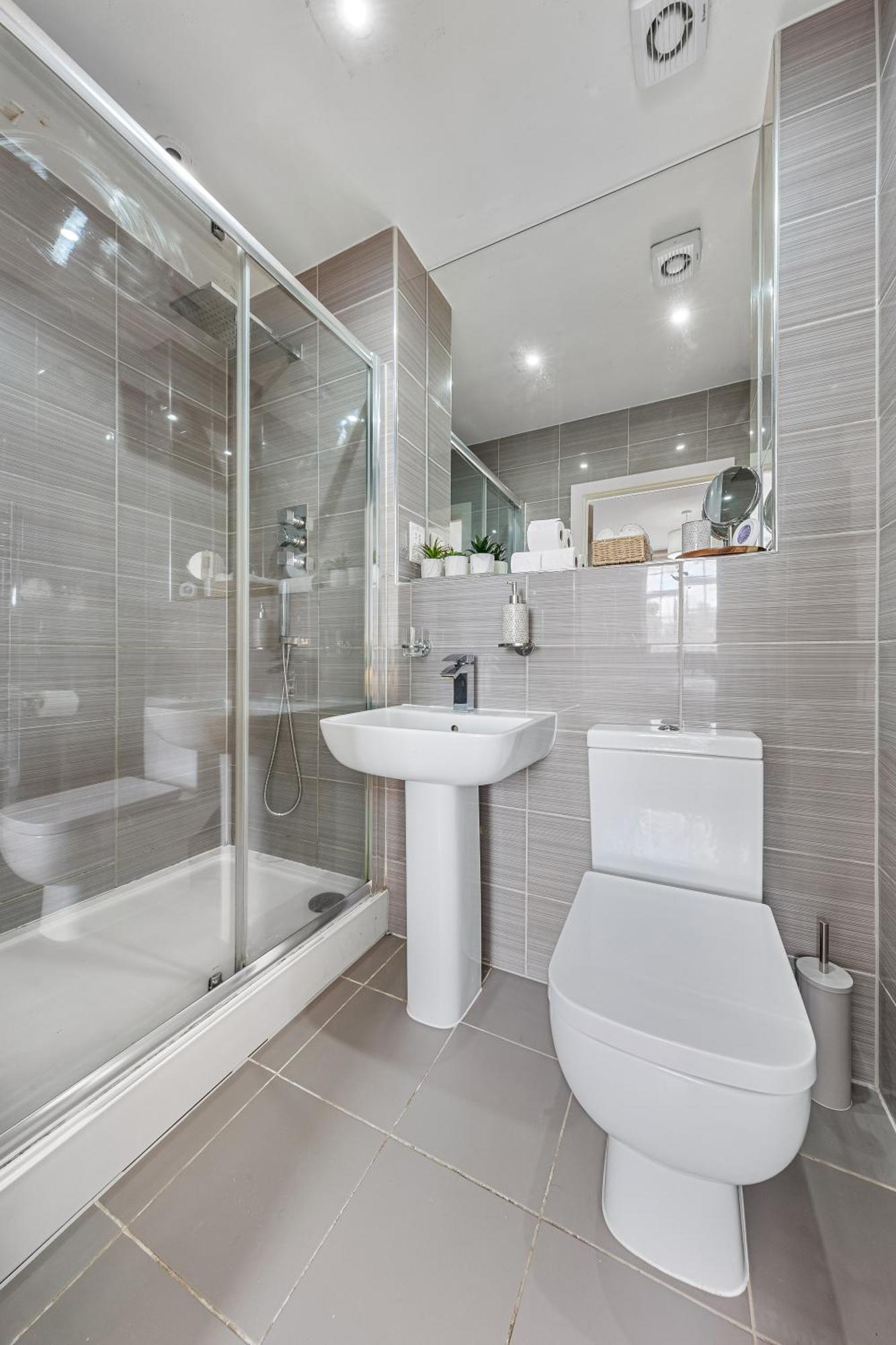 Апартаменты Modern Flat In Stockwell, 10 Mins From Oxford Circus Лондон